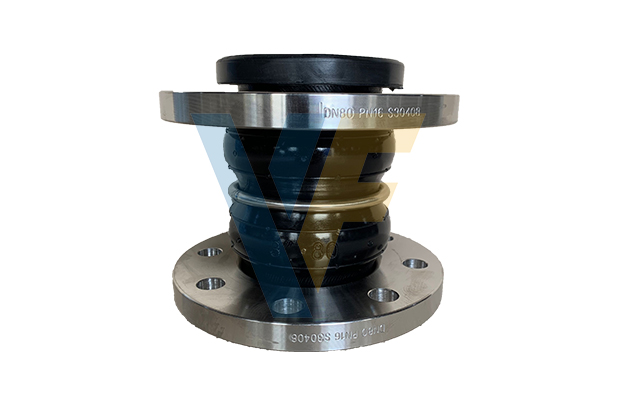 Rubber expansion joint with pressure balance ring